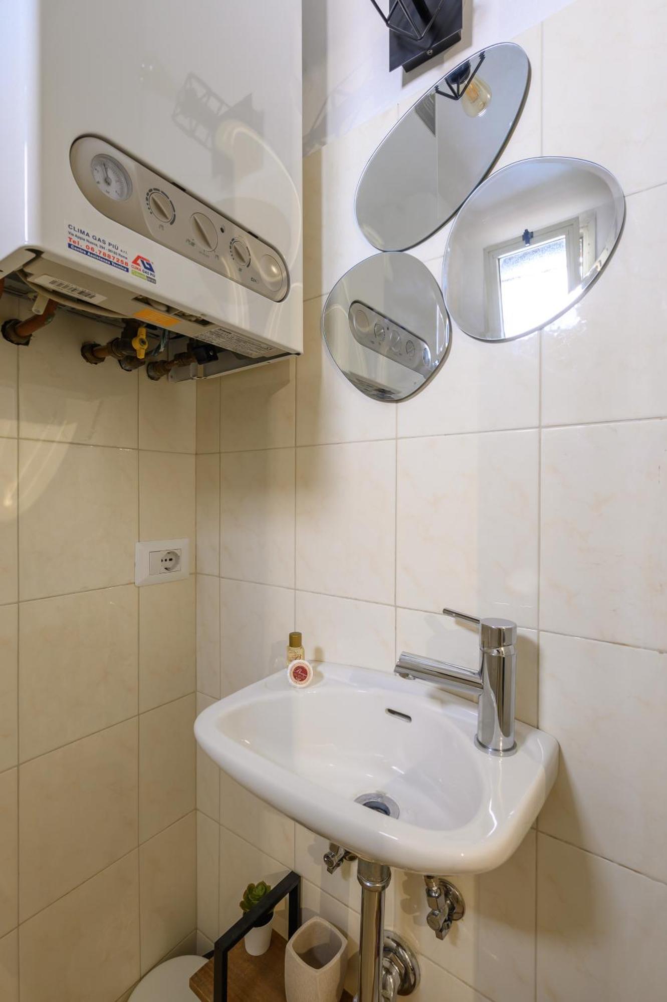 Hb Montebello Apartment Rome Exterior photo